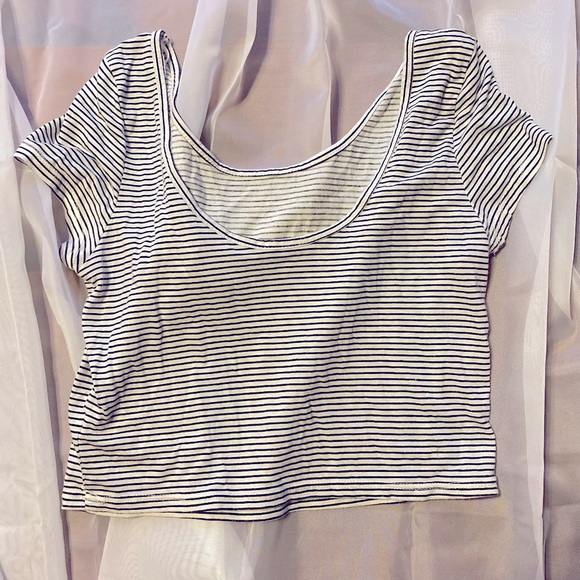American Eagle - Small - Striped Black & White Crop Top - Picture 3 of 5